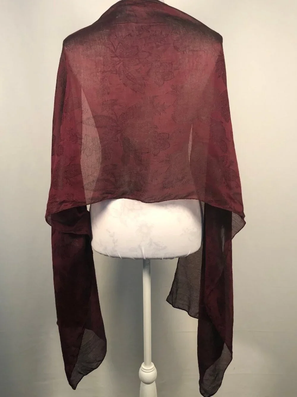 Echo elegant scarf